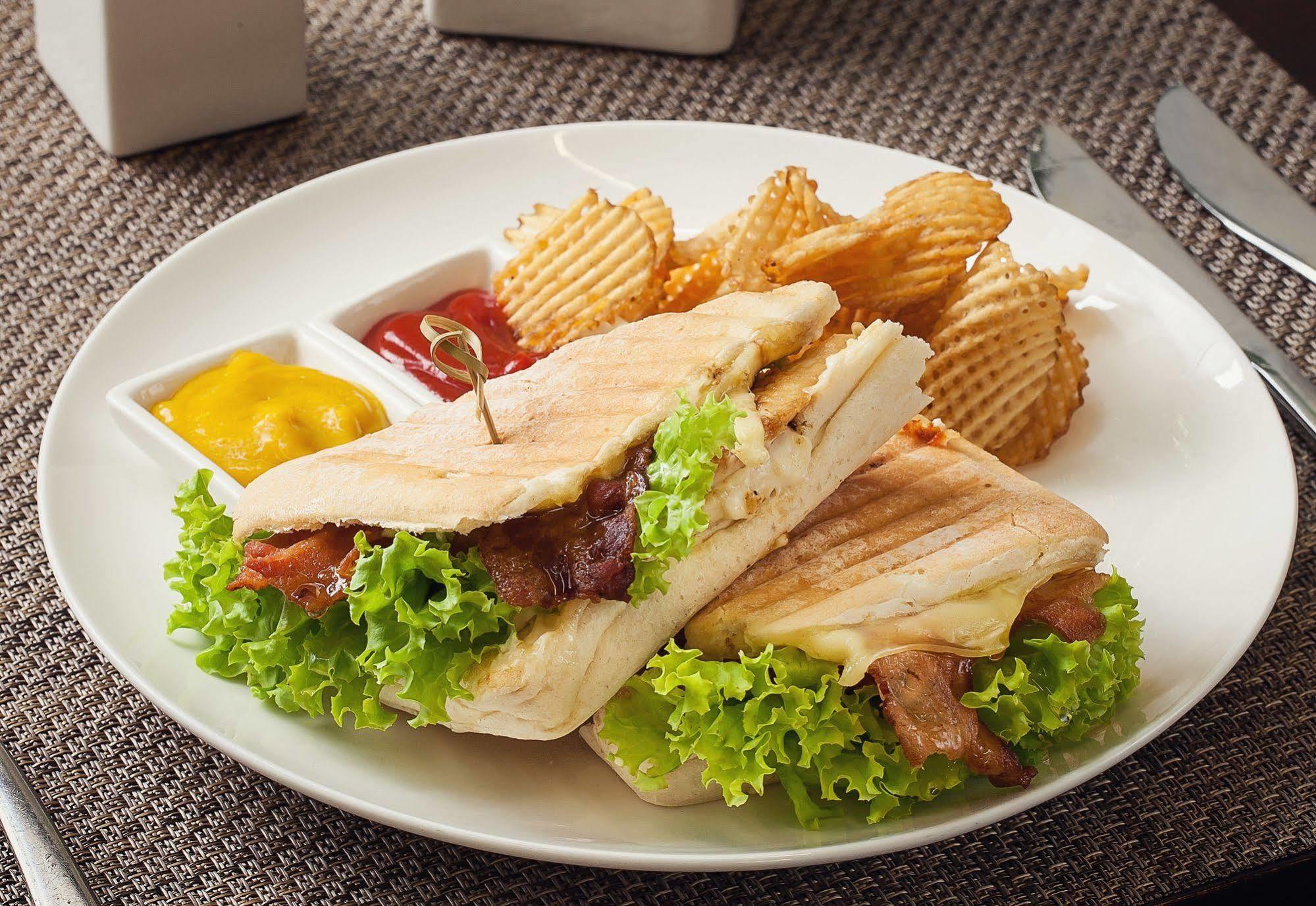 Sites Hotel Медельїн Екстер'єр фото A club sandwich