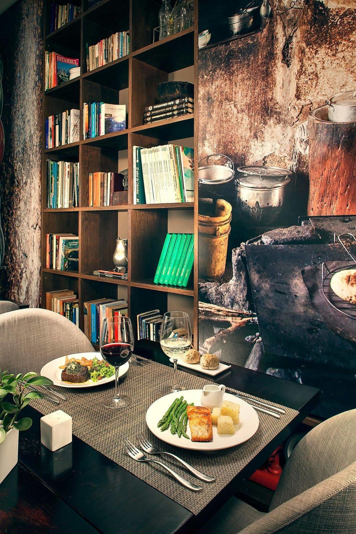 Sites Hotel Медельїн Екстер'єр фото Restaurant